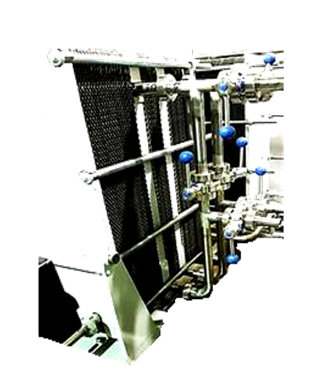 Теплообменник ТПМ  рекуператор с двумя промежуточыми плитами для отбора на сепарирование и гомогенизацию.
